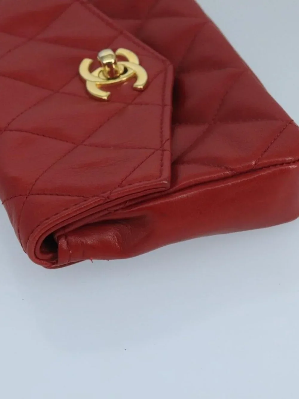 CHANEL Matelasse Waist bag Lamb Skin Red Gold CC Auth PP033